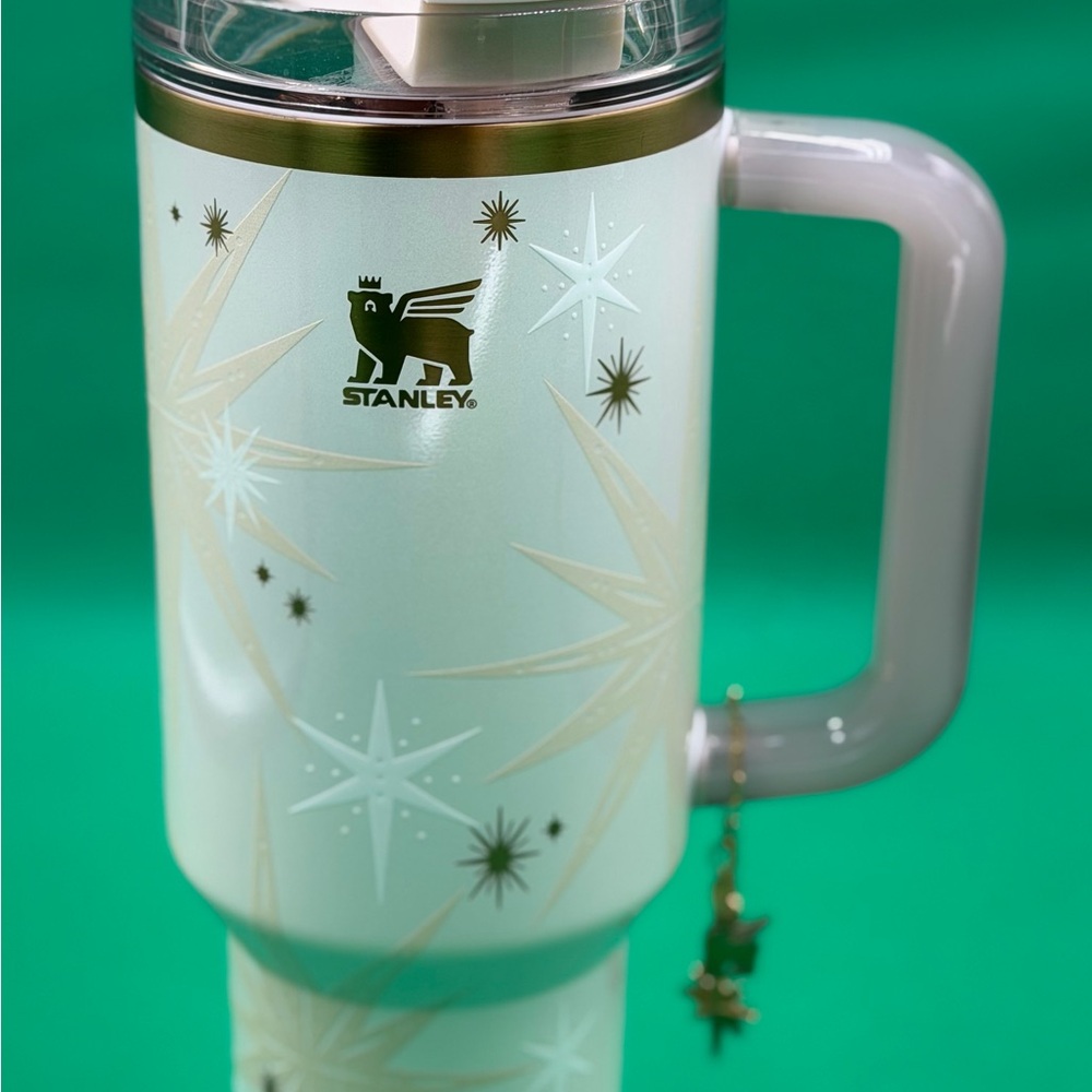 Stanley Cup Quencher Luxe 40 oz Tumbler Starlight Shimmer Gold Star Design, New
